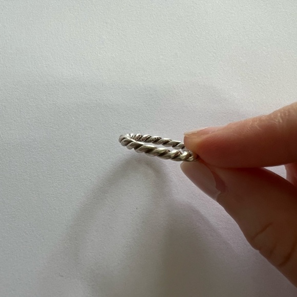 Pandora Intertwined Twist Rope Ring - Picture 6 of 12